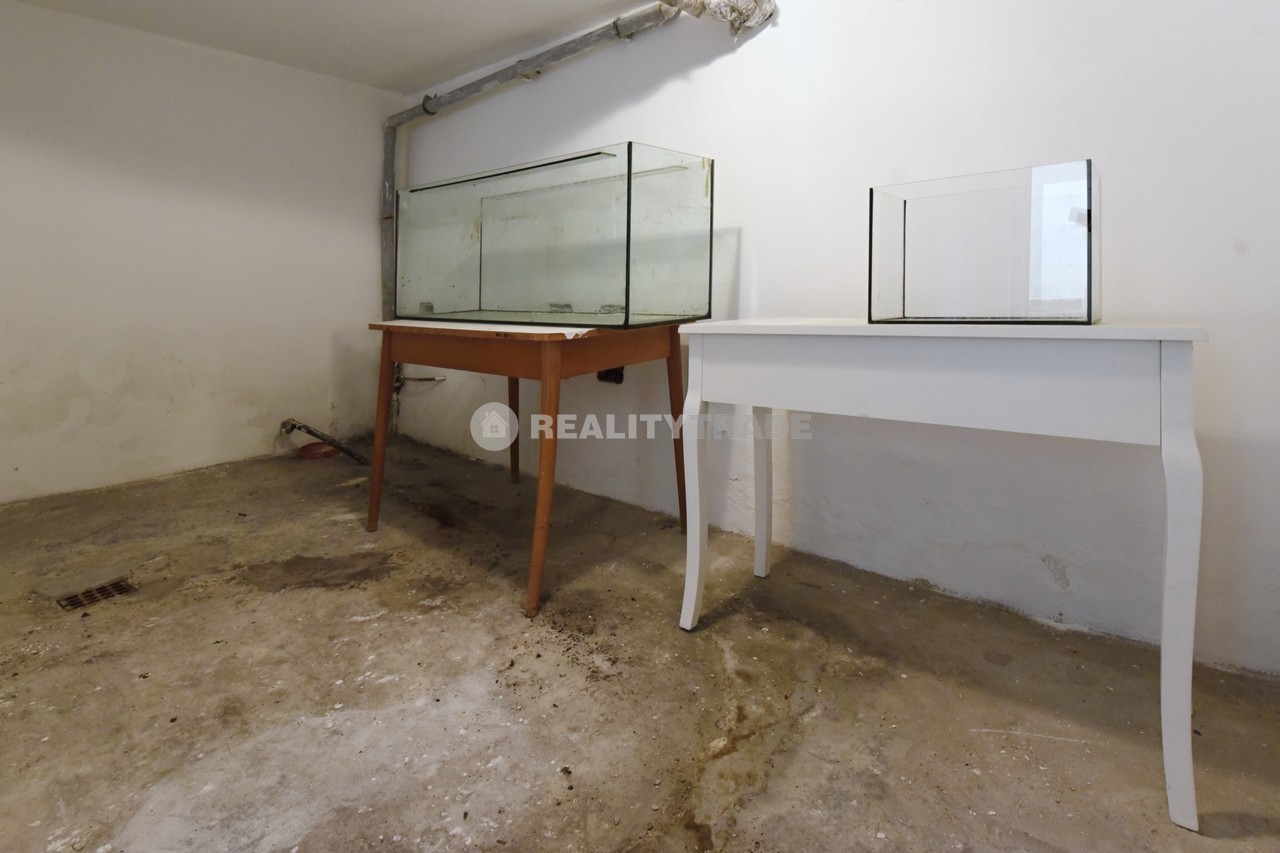 PRONÁJEM VELKÉHO BYTU 3+1, 80 M2 V PRVNÍM PATŘE RD
