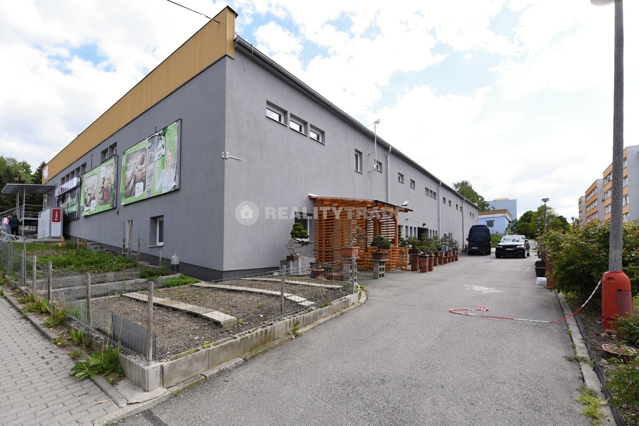  PRONÁJEM ČÁSTI 1.NP KOMERČNÍHO OBJEKTU 300 M2 VE STRAKONICÍCH - POVÁŽSKÁ 266, PŘEDNÍ PTÁKOVICE - WWW.REALITYTRADE.CZ - TEL.: 602 271 334 - EMAIL: STRBACKA@REALITYTRADE.CZ