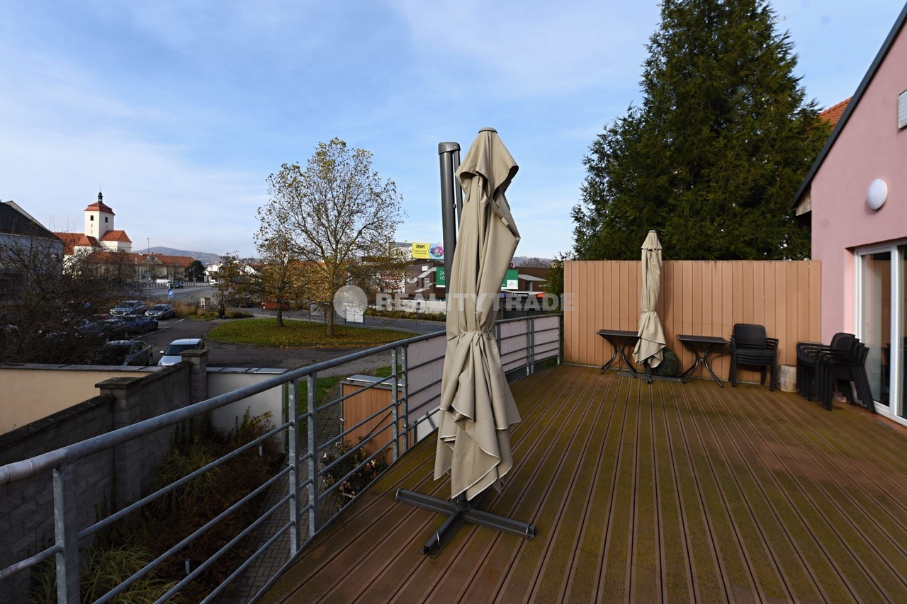 PRONÁJEM KOMERČNÍHO PROSTORU 194,4 M2 S VELKOU TER