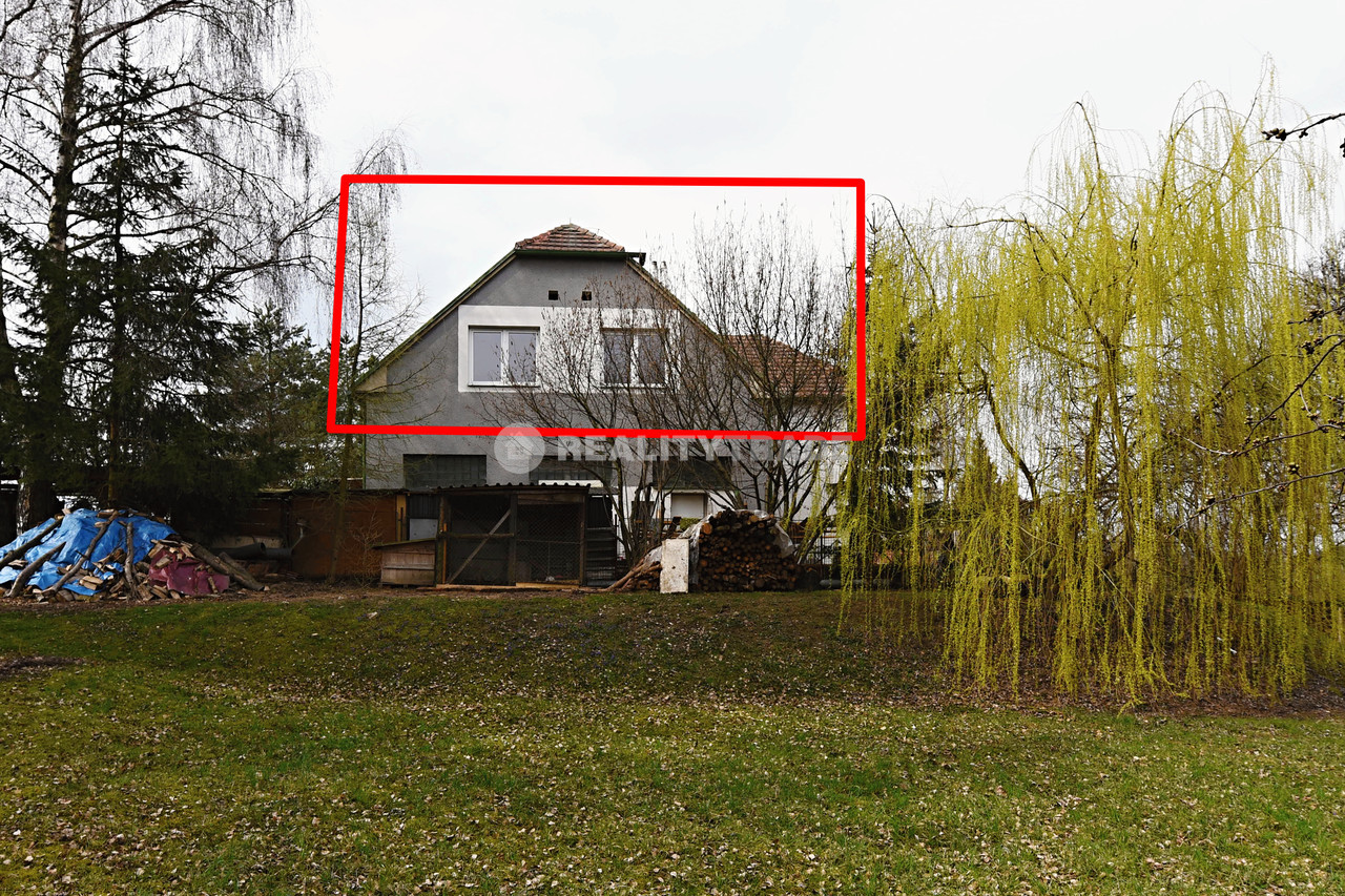 PRONÁJEM PĚKNÉHO, VELKÉHO BYTU 3+KK, 109 M2 V 1NP RD (PODKROVÍ) , MILEJOVICE, OKRES STRAKONICE, WWW.REALITYTRADE.CZ - TEL.: 602 271 334, E-MAIL: STRBACKA@REALITYTRADE.CZ