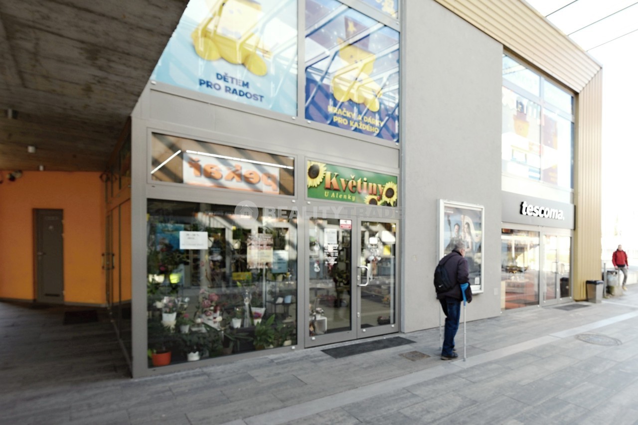 PRONÁJEM OBCHODNÍÍHO PROSTORU 58,23 M2, V PASÁŽI O