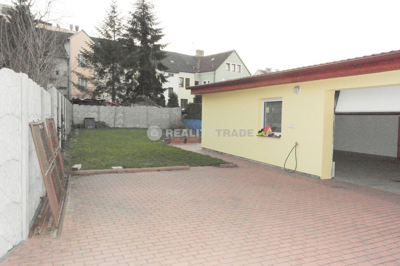 PRONÁJEM VELKÉHO BYTU 3+1, 80 M2 V PRVNÍM PATŘE RD