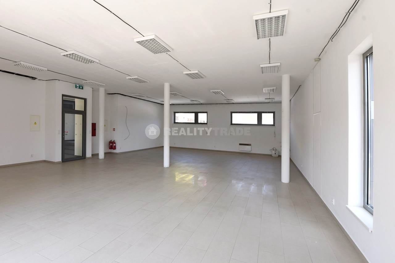 PRONÁJEM OBCHODNÍÍHO PROSTORU 111,18 M2, V 1. PATŘ