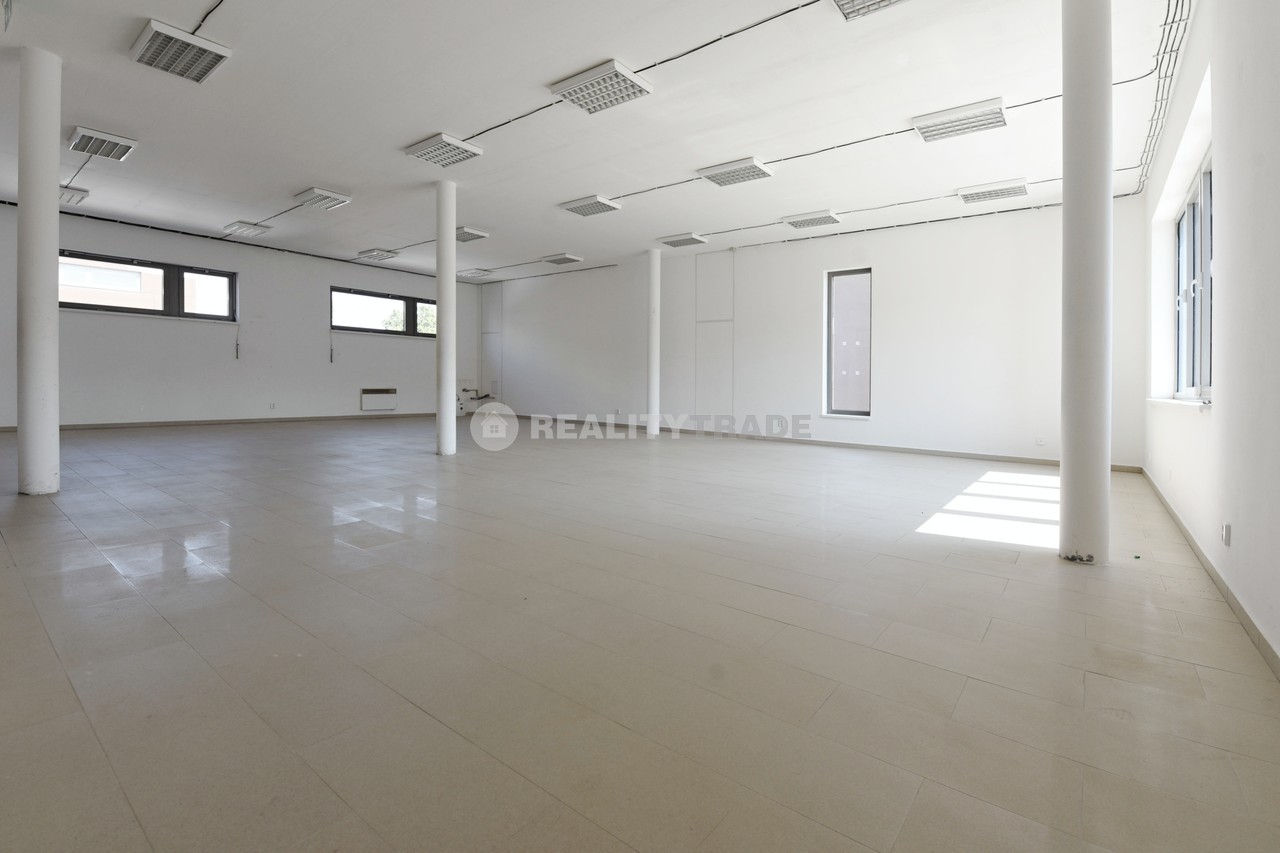 PRONÁJEM OBCHODNÍÍHO PROSTORU 111,18 M2, V 1. PATŘ