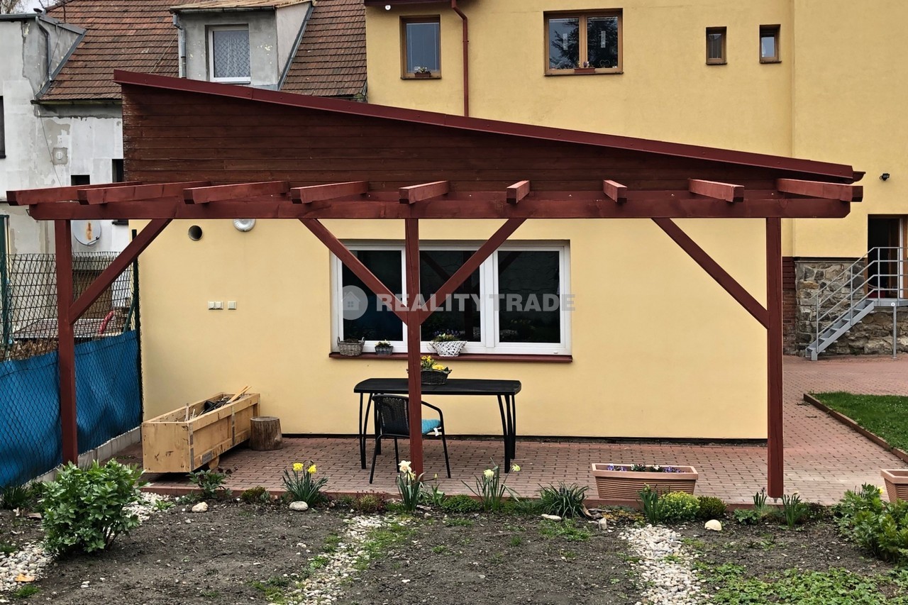 PRONÁJEM VELKÉHO BYTU 3+1, 80 M2 V PRVNÍM PATŘE RD