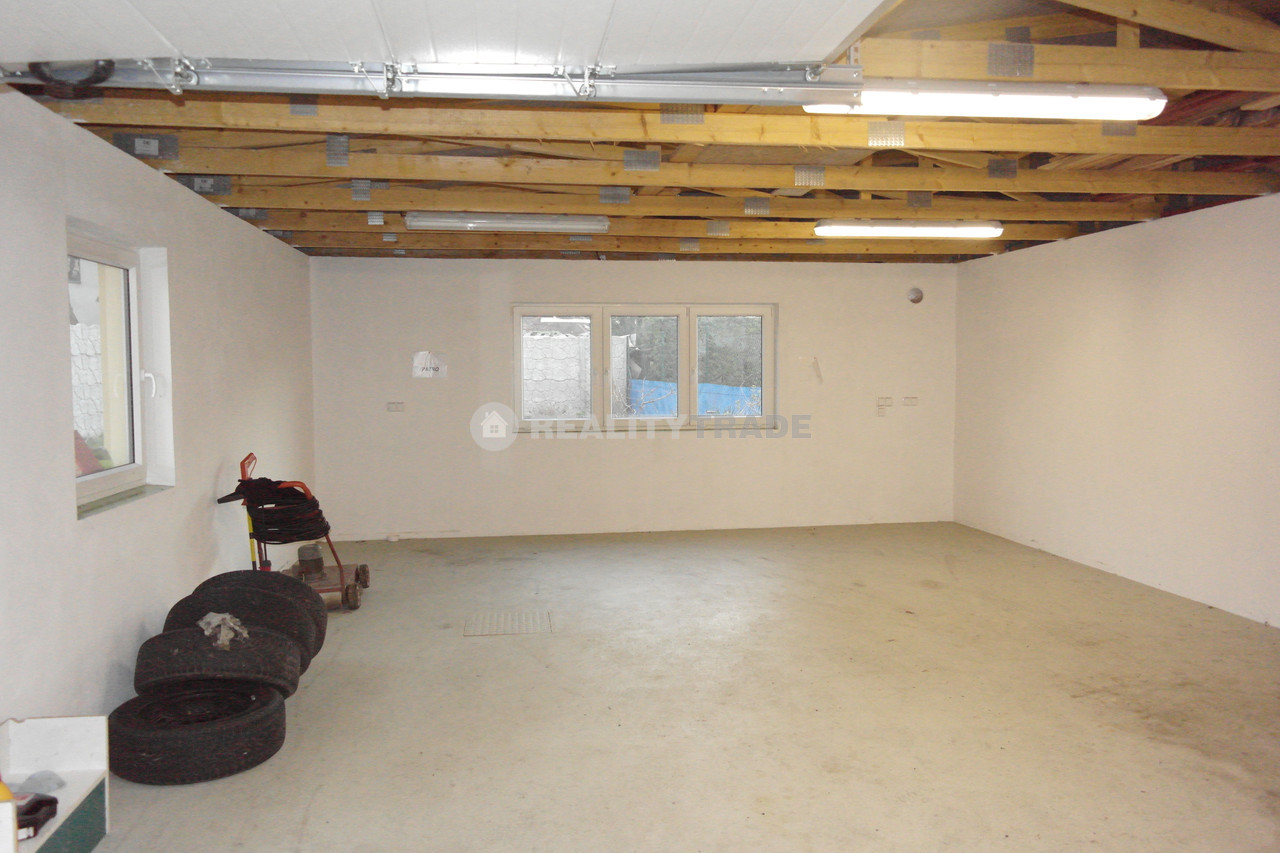 PRONÁJEM VELKÉHO BYTU 3+1, 80 M2 V PRVNÍM PATŘE RD