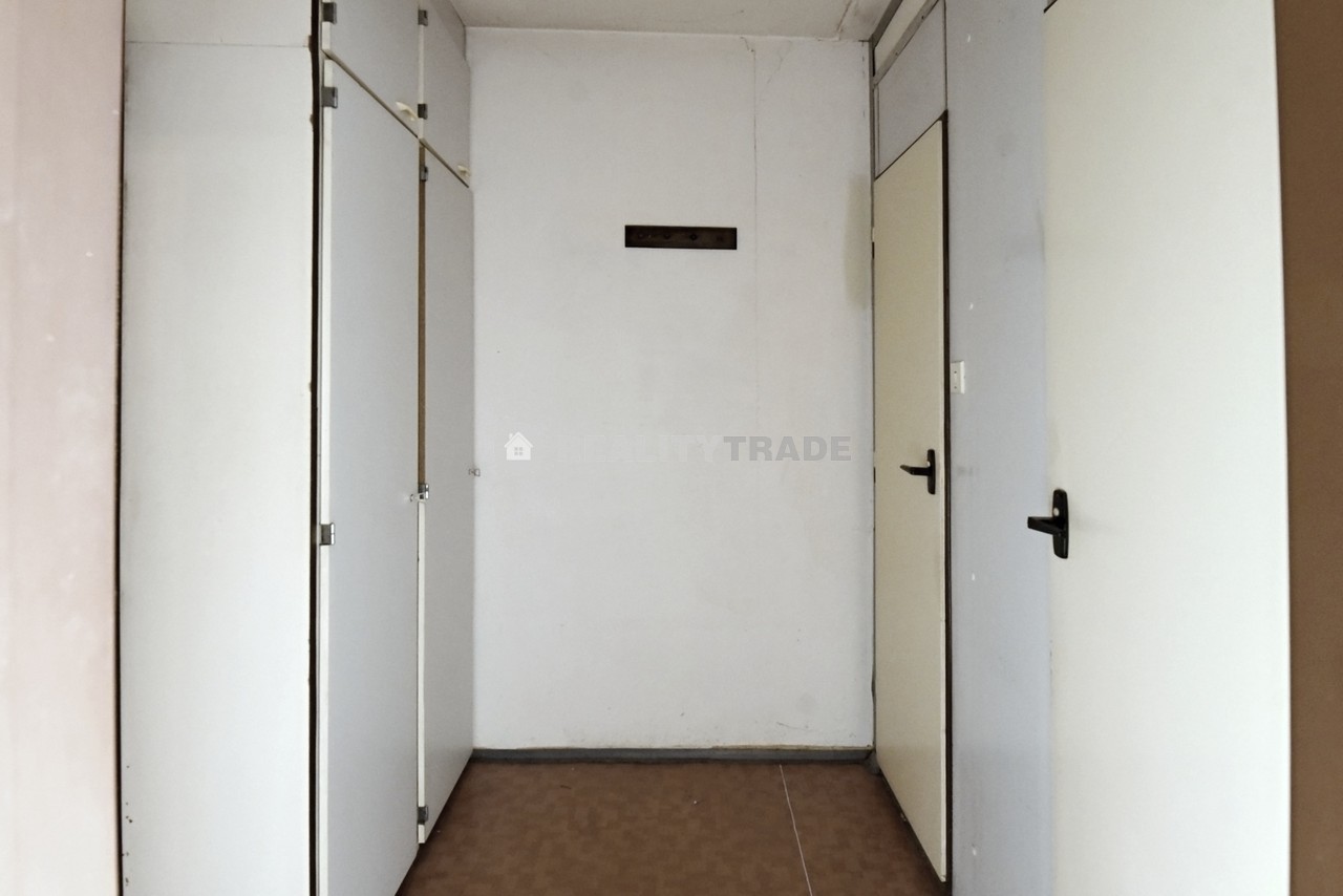 PRODEJ DRUŽSTEVNÍHO PANELOVÉHO BYTU 1+1 S VÝTAHEM, 30,67 M2, PŮVODNÍ STAV, PRAHA 12, MODŘANY - WWW.REALITYTRADE.CZ - EMAIL: STRBACKA@REALITYTRADE.CZ - TEL.: 602 271 334