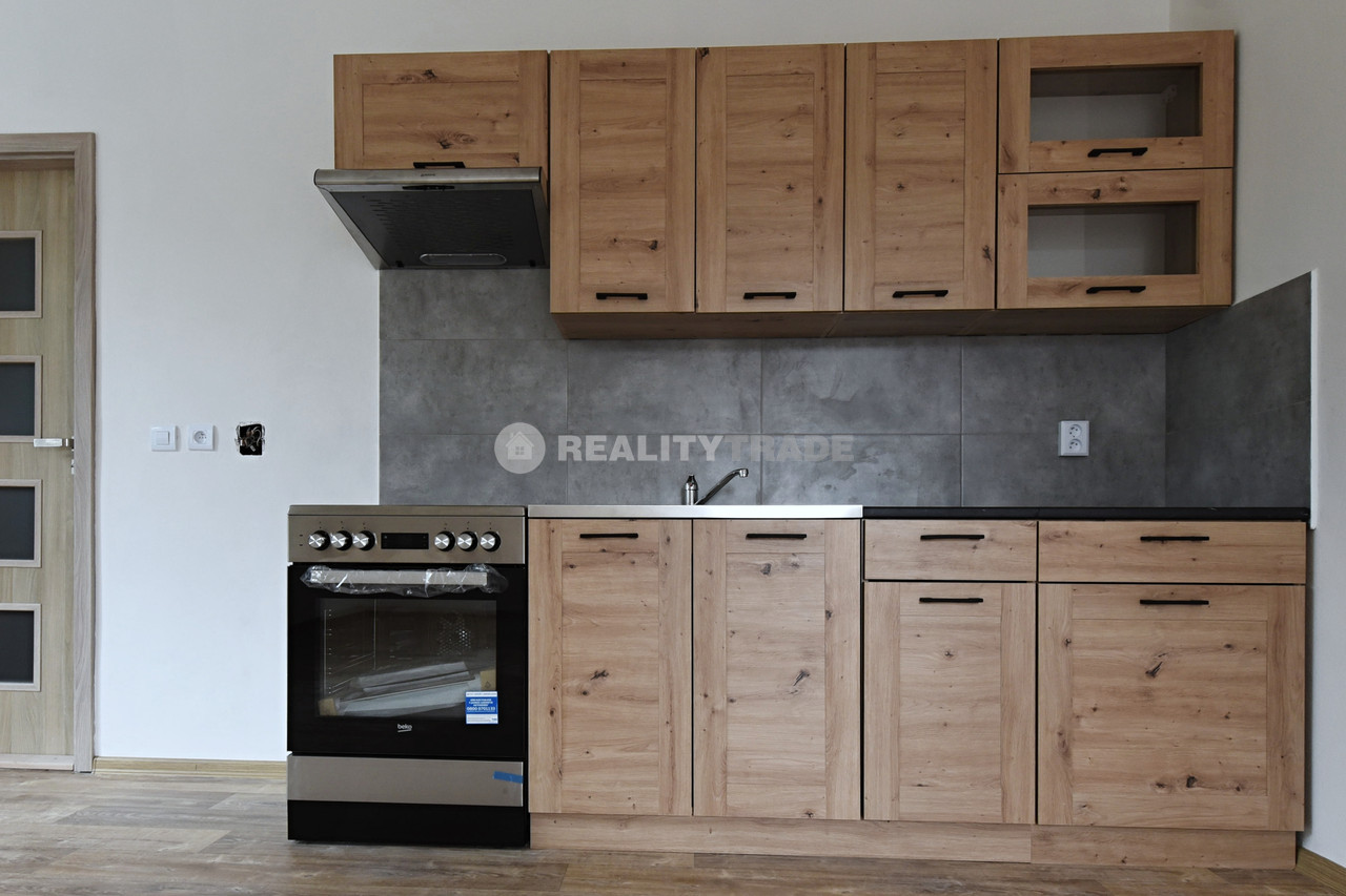 PRONÁJEM PĚKNÉHO, VELKÉHO BYTU 3+KK, 109 M2 V 1NP RD (PODKROVÍ) , MILEJOVICE, OKRES STRAKONICE, WWW.REALITYTRADE.CZ - TEL.: 602 271 334, E-MAIL: STRBACKA@REALITYTRADE.CZ
