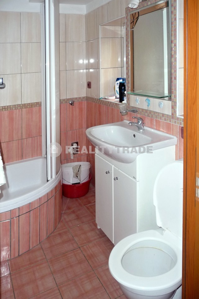 PRONÁJEM VELKÉHO BYTU 3+1, 80 M2 V PRVNÍM PATŘE RD