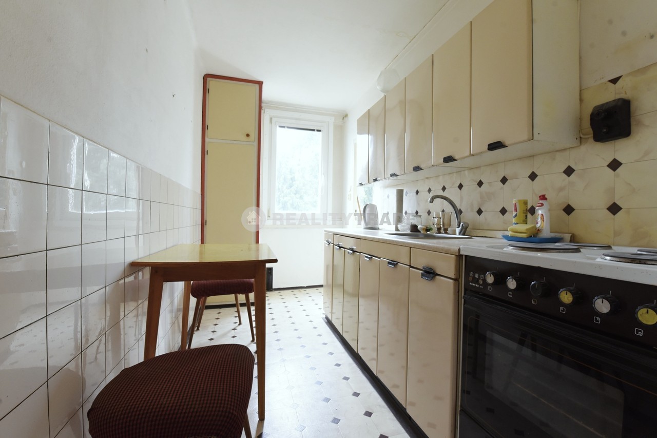 PRODEJ BYTU 3+1 S BALKONEM A VÝTAHEM, 61,5 M2, V PŮVODNÍM STAVU, STRAKONICE - WWW.REALITYTRADE.CZ - TEL:: 602 271 335 - E-MAIL: STRBACKA@REALITYTRADE.CZ