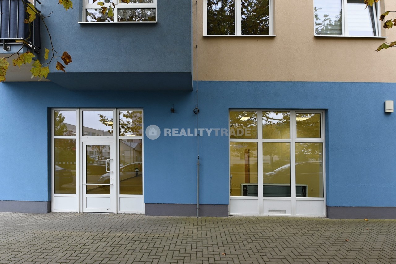 PRONÁJEM OBCHODNÍHO PROSTORU 120,38 M2, JEZERNÍ 13