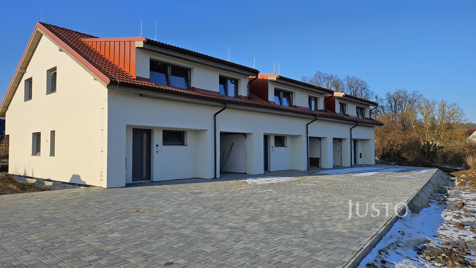 Shtëpi, 174 m², tokë 197 m²