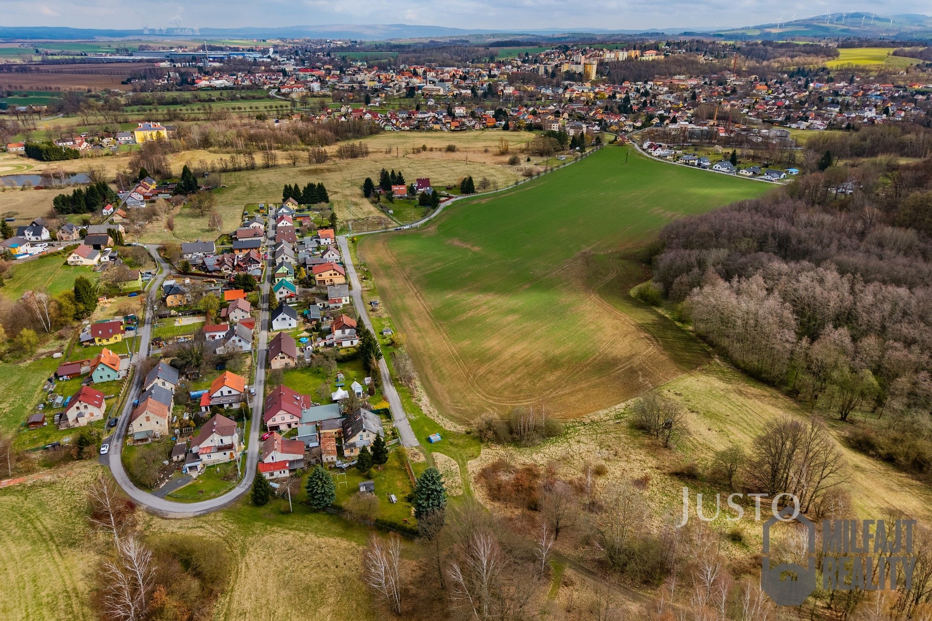 nezadáno