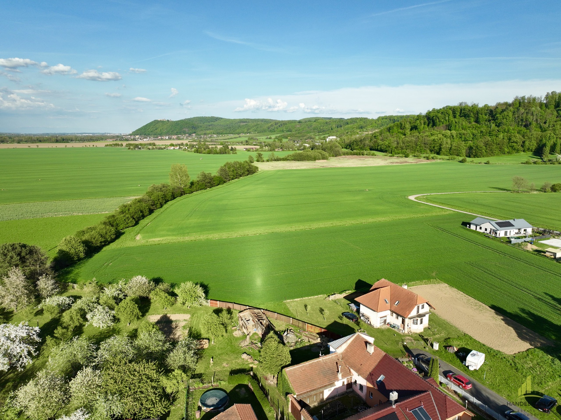 dji_fly_20250422_022016_992_1745432617080_photo