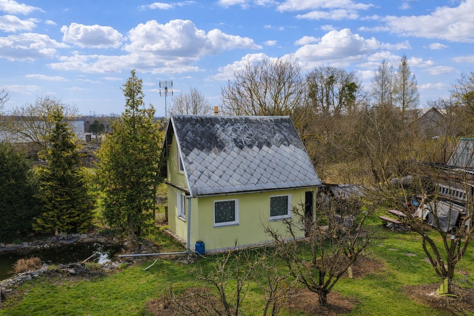 69B6DADC-37E6-4068-91E6-926CE53C7BEE