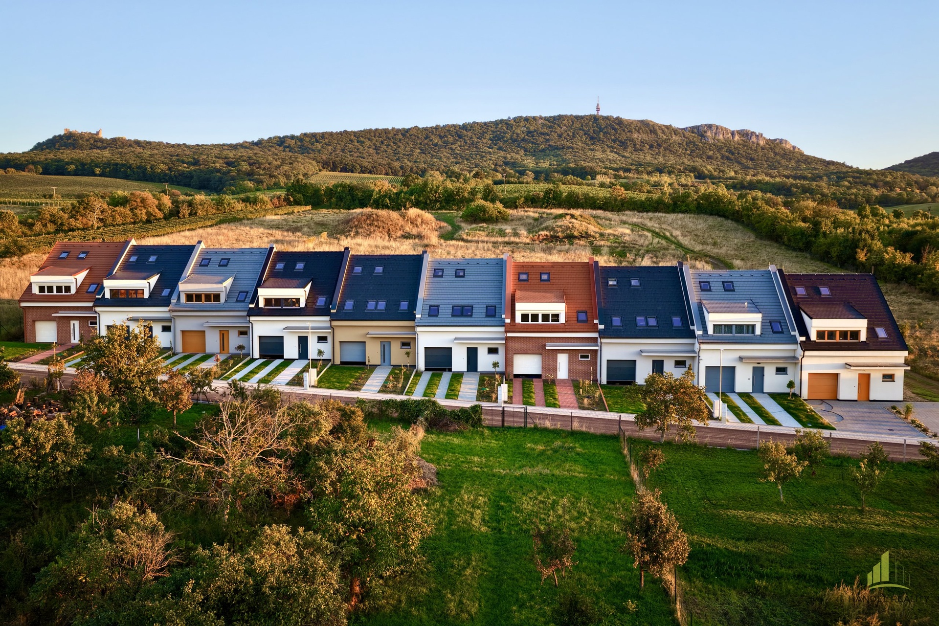 dji_fly_20251003_180948_0404_1759657473858_photo