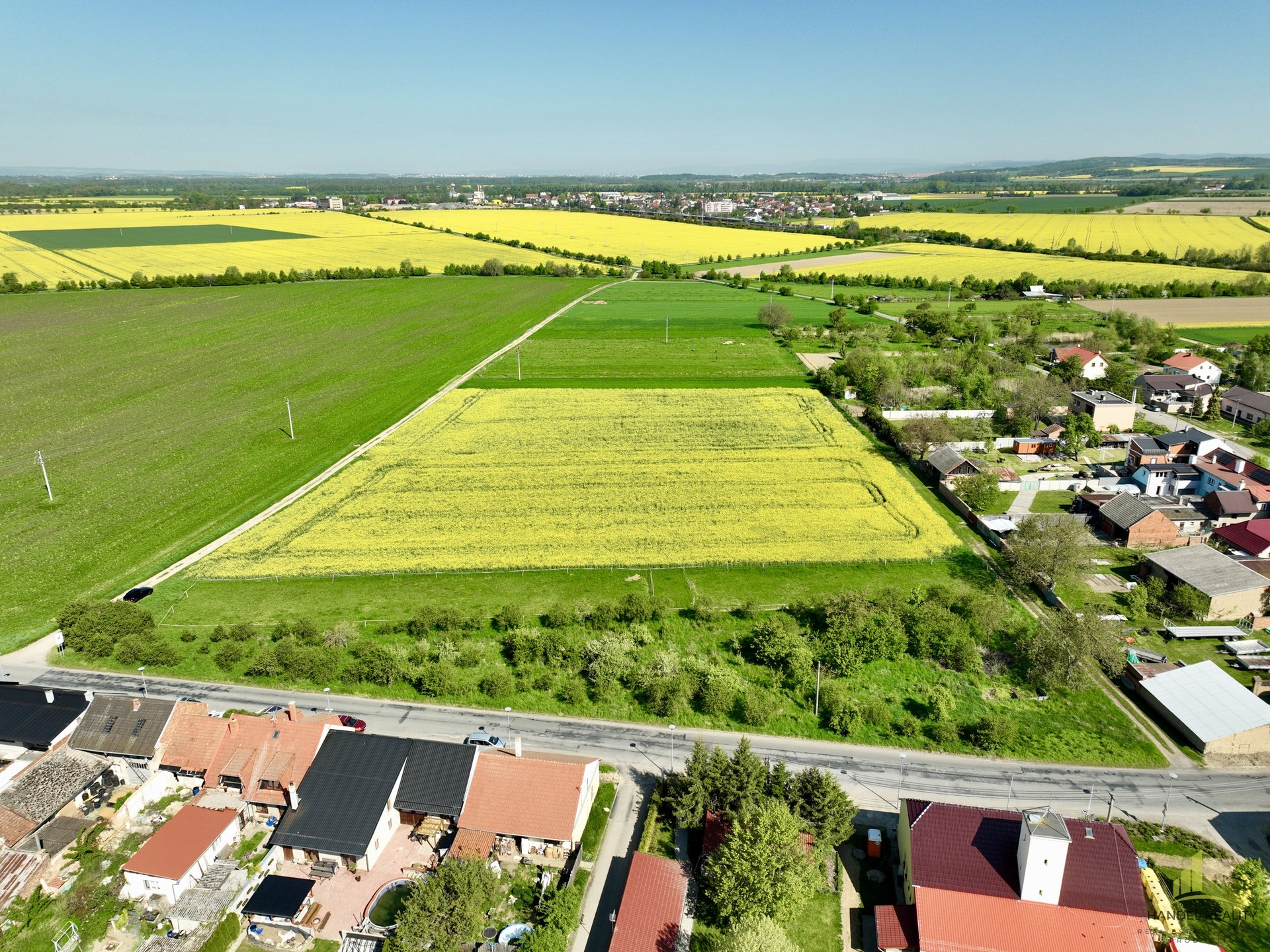 dji_fly_20250427_185054_9_1745871831107_photo