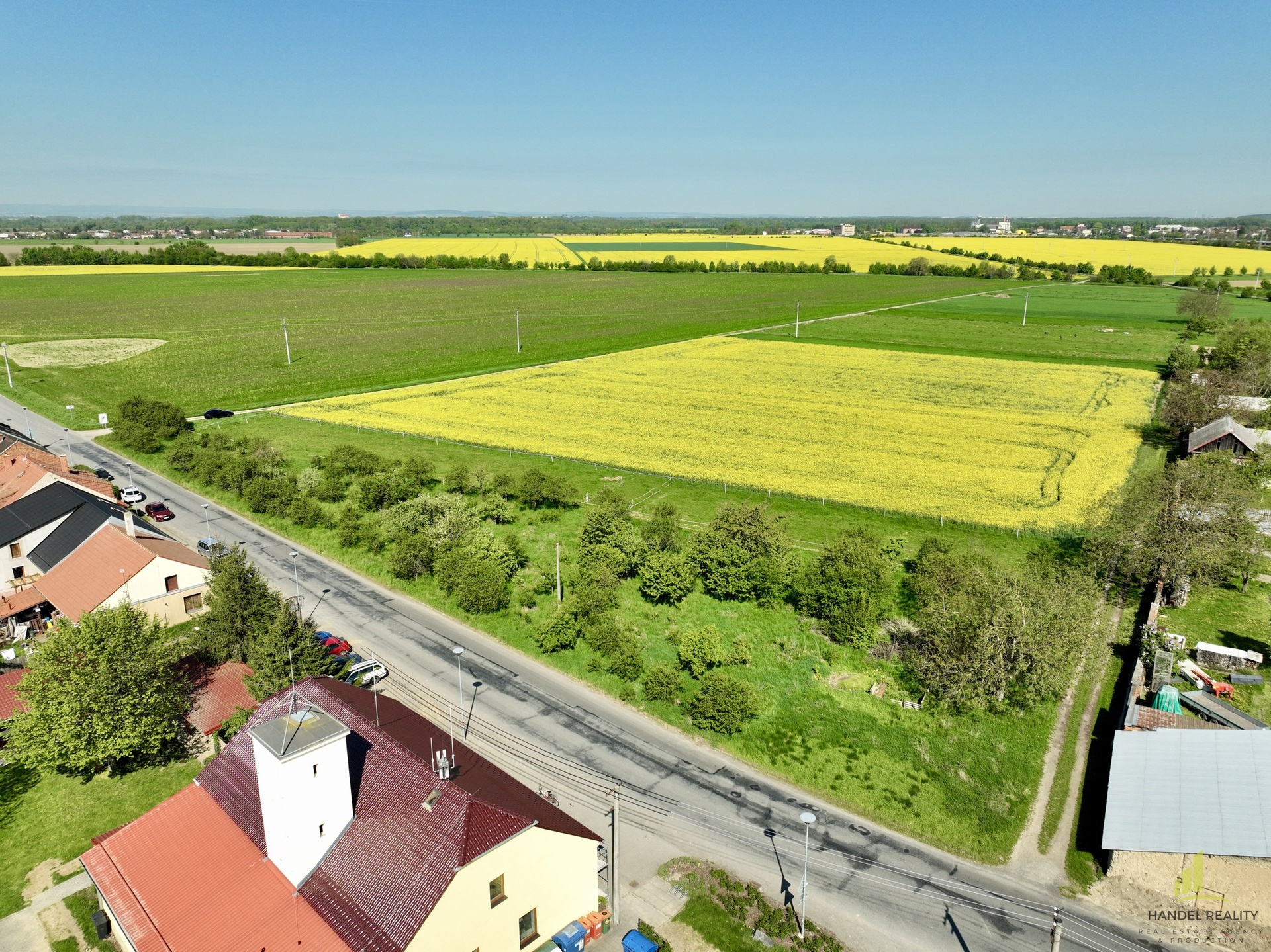dji_fly_20250427_184944_5_1745871832103_photo
