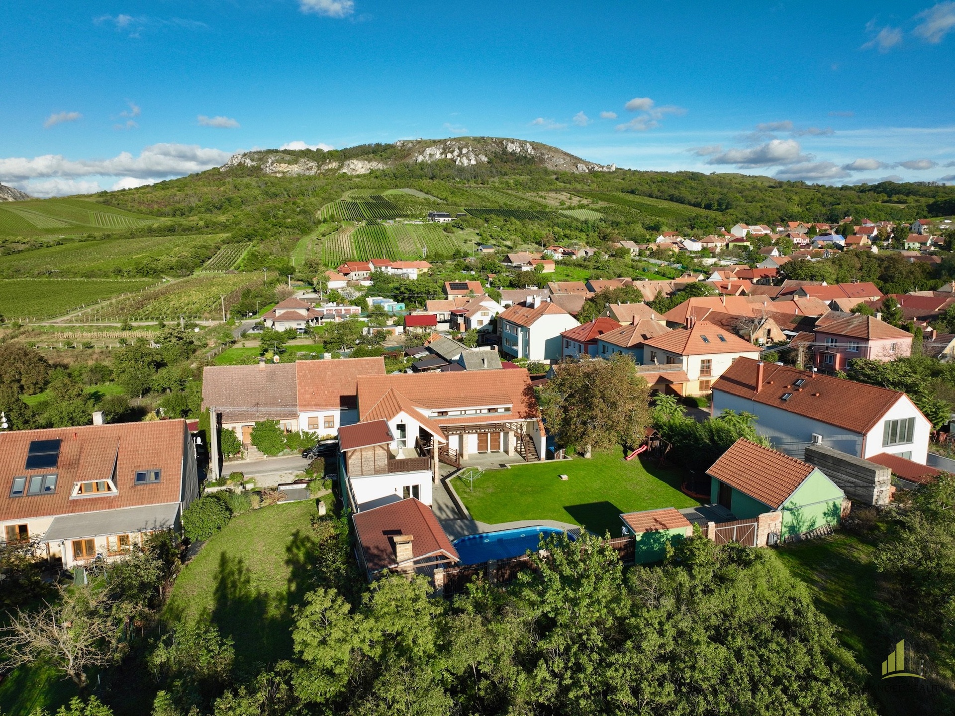dji_fly_20241009_162100_107_1728489985682_photo