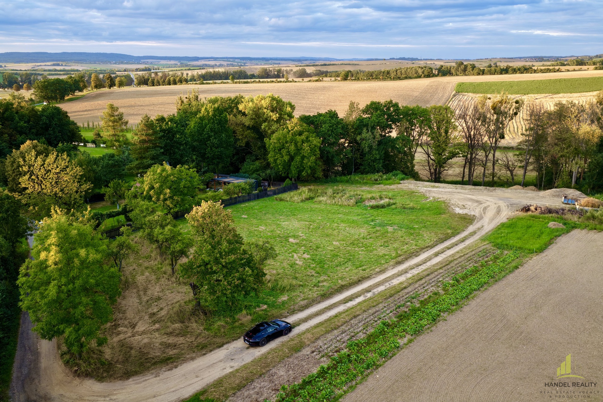 dji_fly_20250822_192436_0334_1756098109210_photo