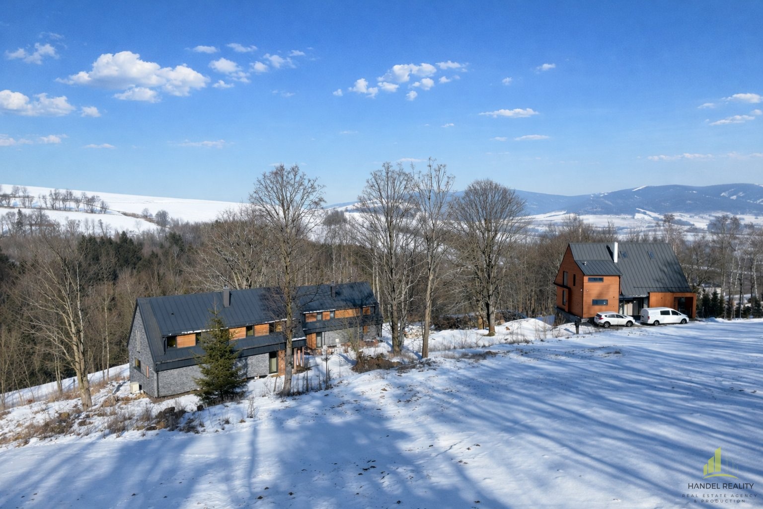 9E98BD7C-7CC6-470F-8787-4A6DC188FAC3