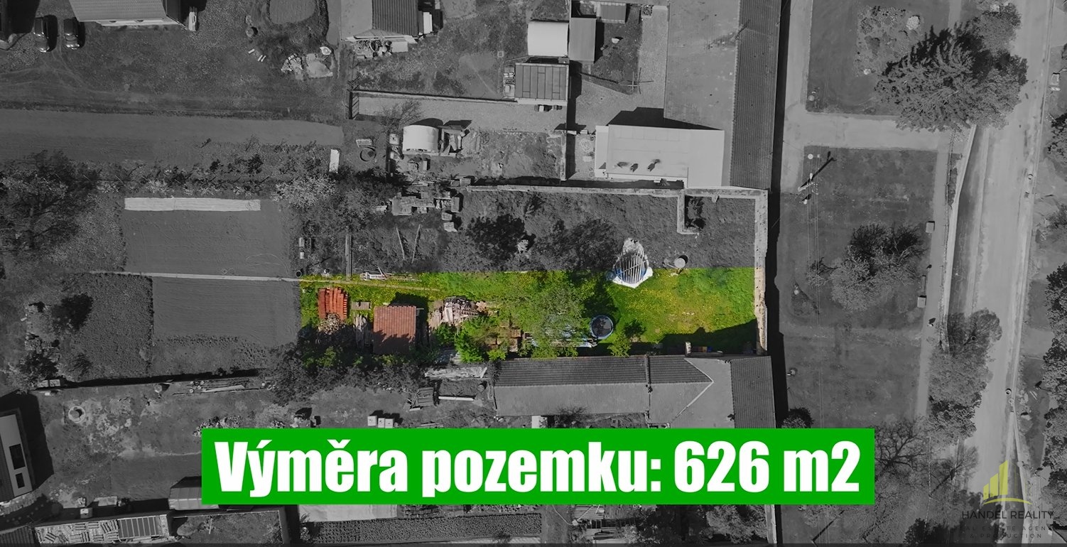 Polovina pozemku