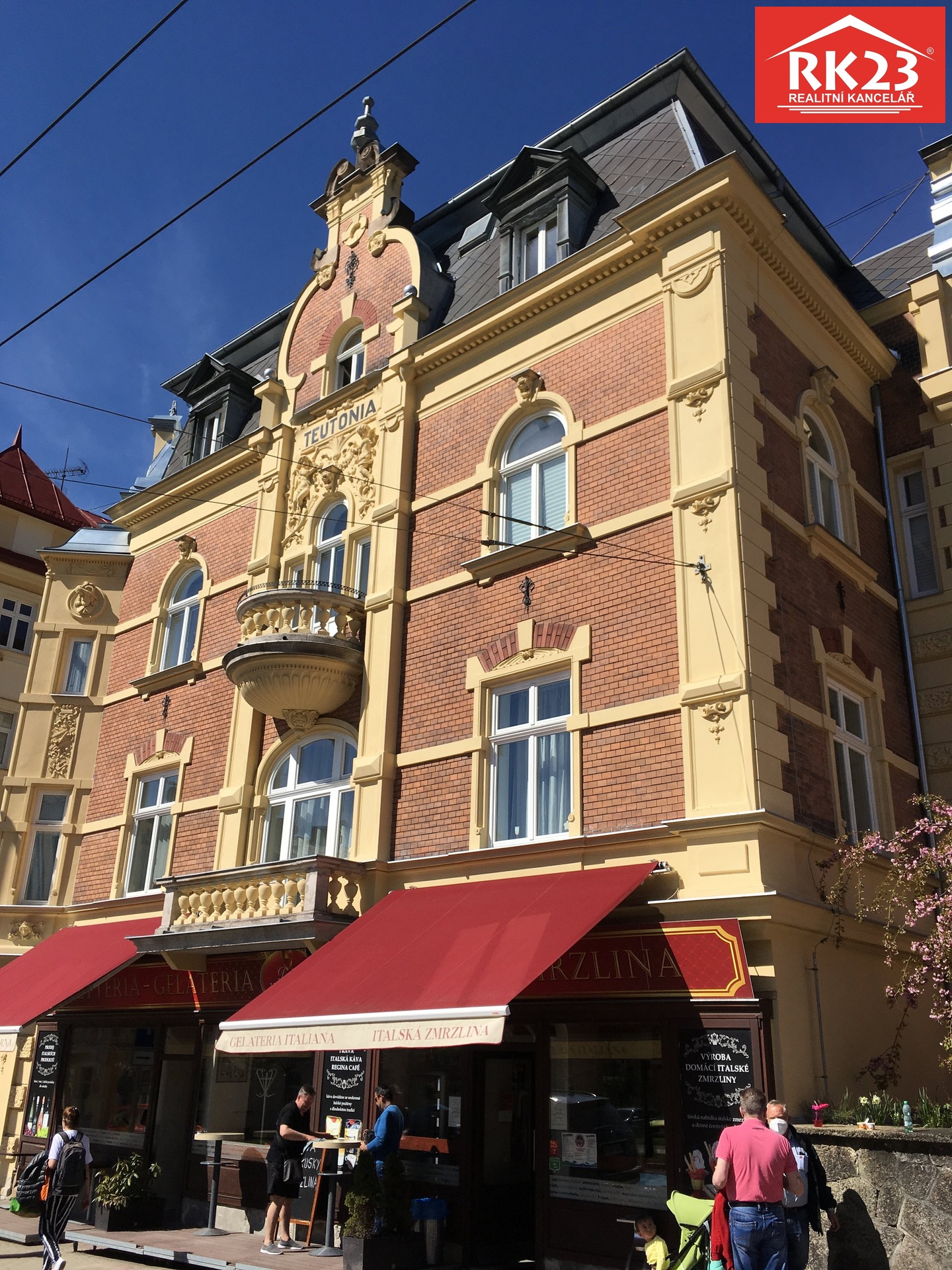 2A5A5DD1-E033-451F-B8E2-5439A61E1CEA