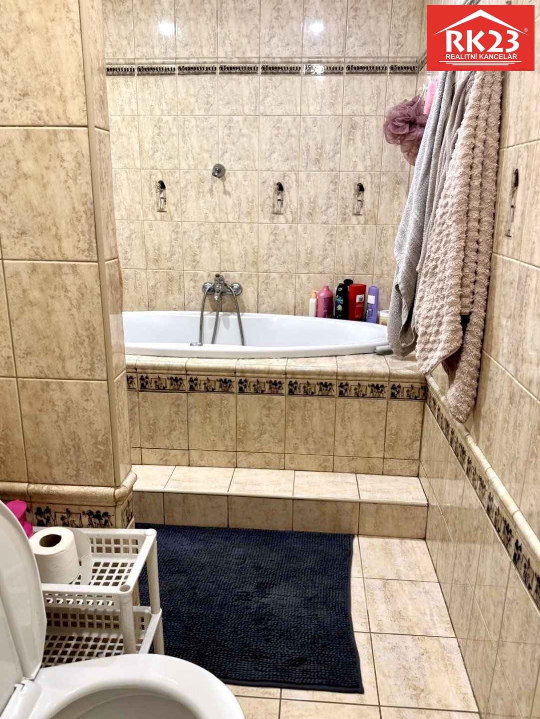 06f657d3-9056-4585-a30e-d80e61600085