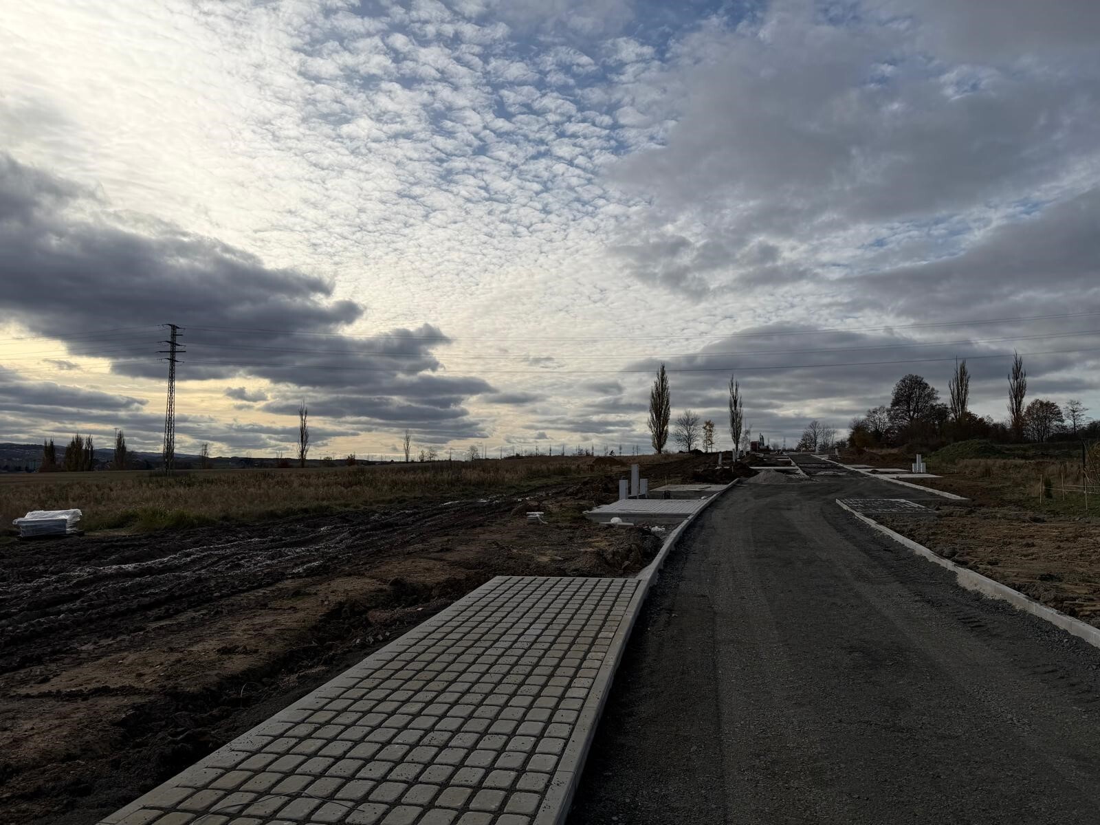 Výstavba komunikace.jpg