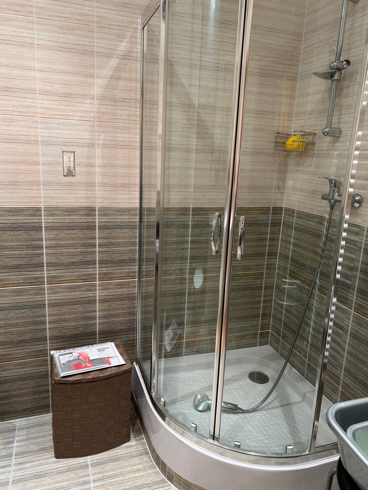 Koupelna se sprchovým koutem.jpg