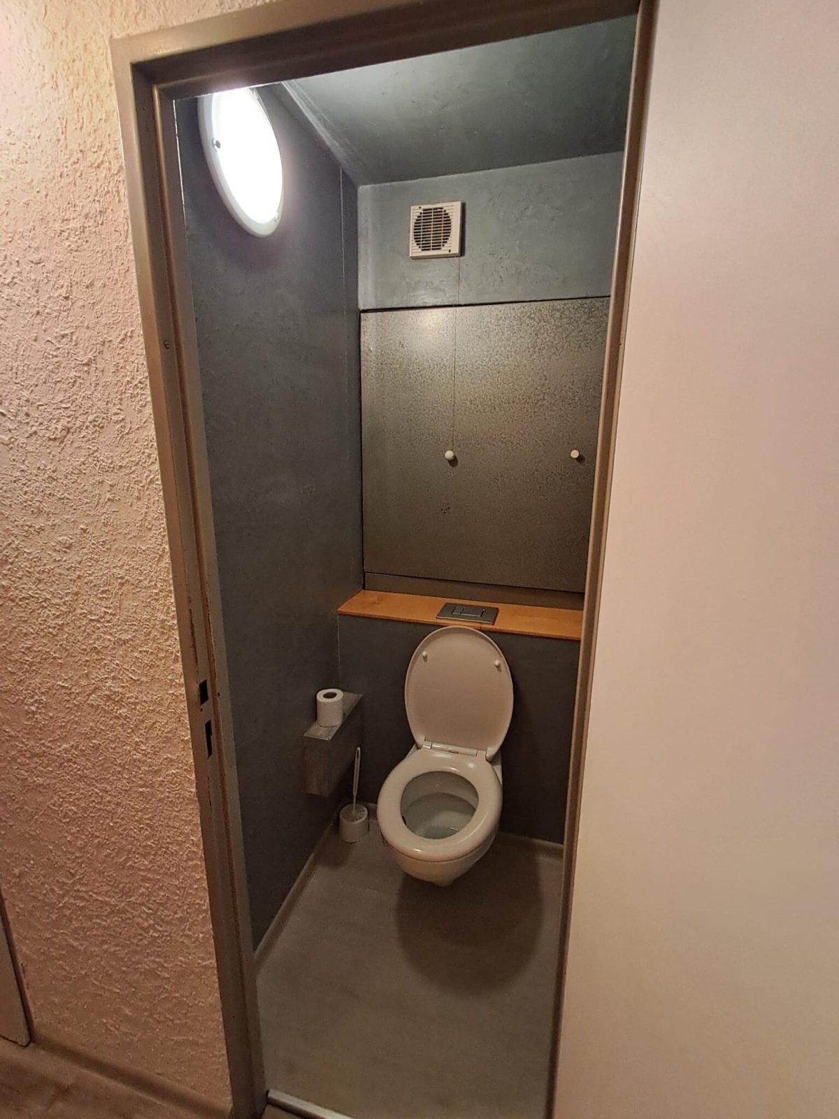 WC.jpg