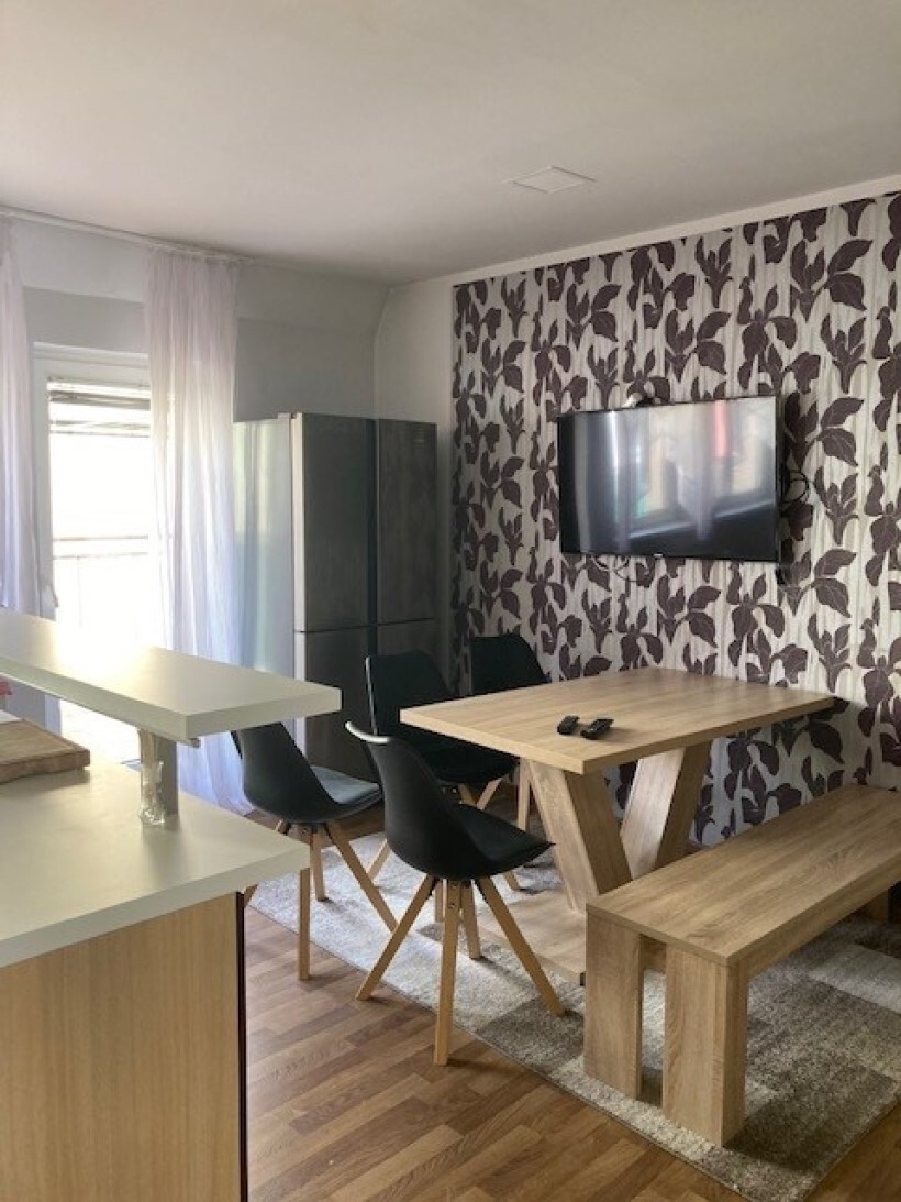 Kuchyň, pohled 3.jpg