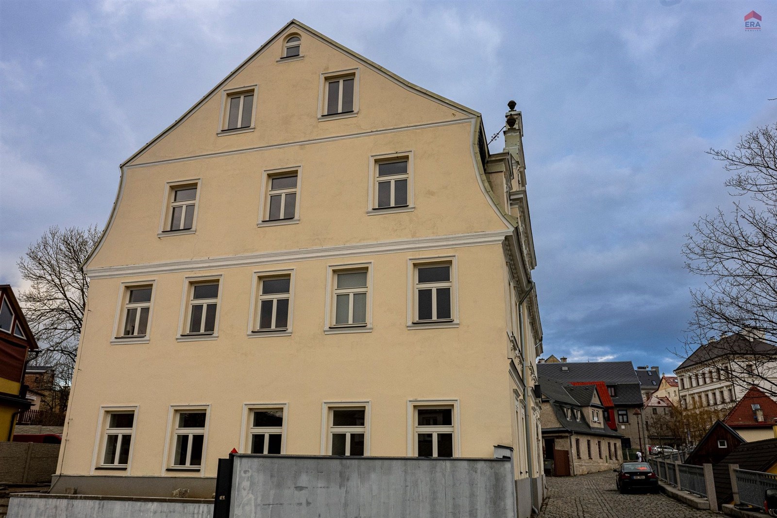 dům
