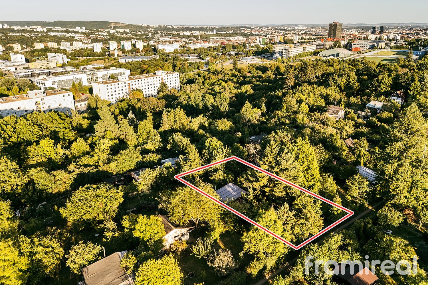 fotopozemekkralovopole (4)