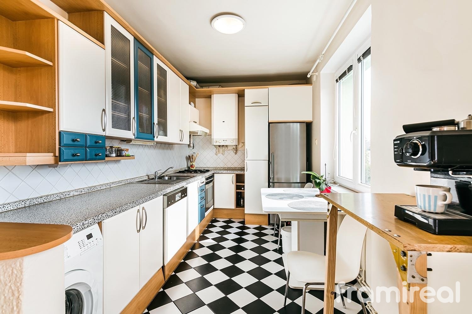 2979b5f8-1406-4197-b30c-81f956701990