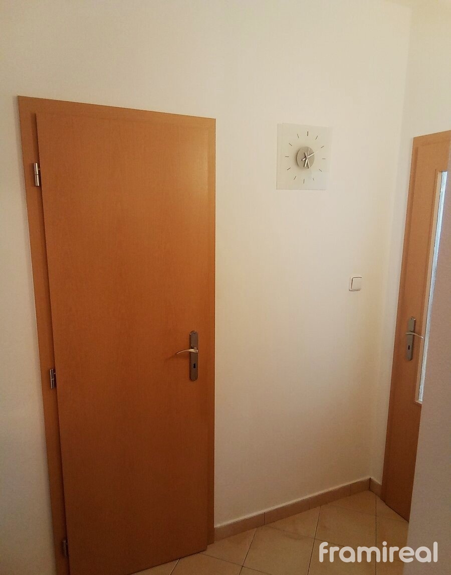 204236496 (7)