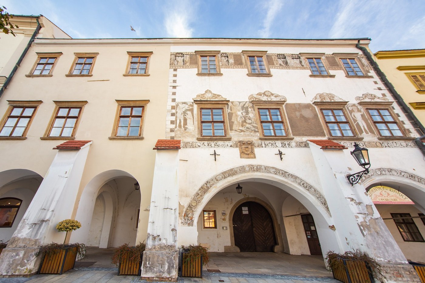 Prodej historického objektu, 2 400 m² Kroměříž, Velké náměstí, obrázek 1