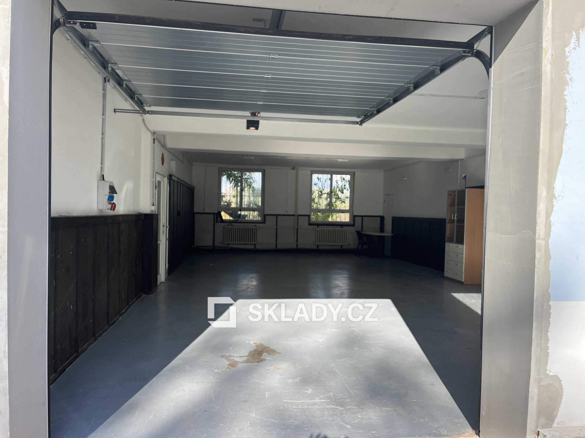 sklad 76 m2 + 10m2 zázemí (17)