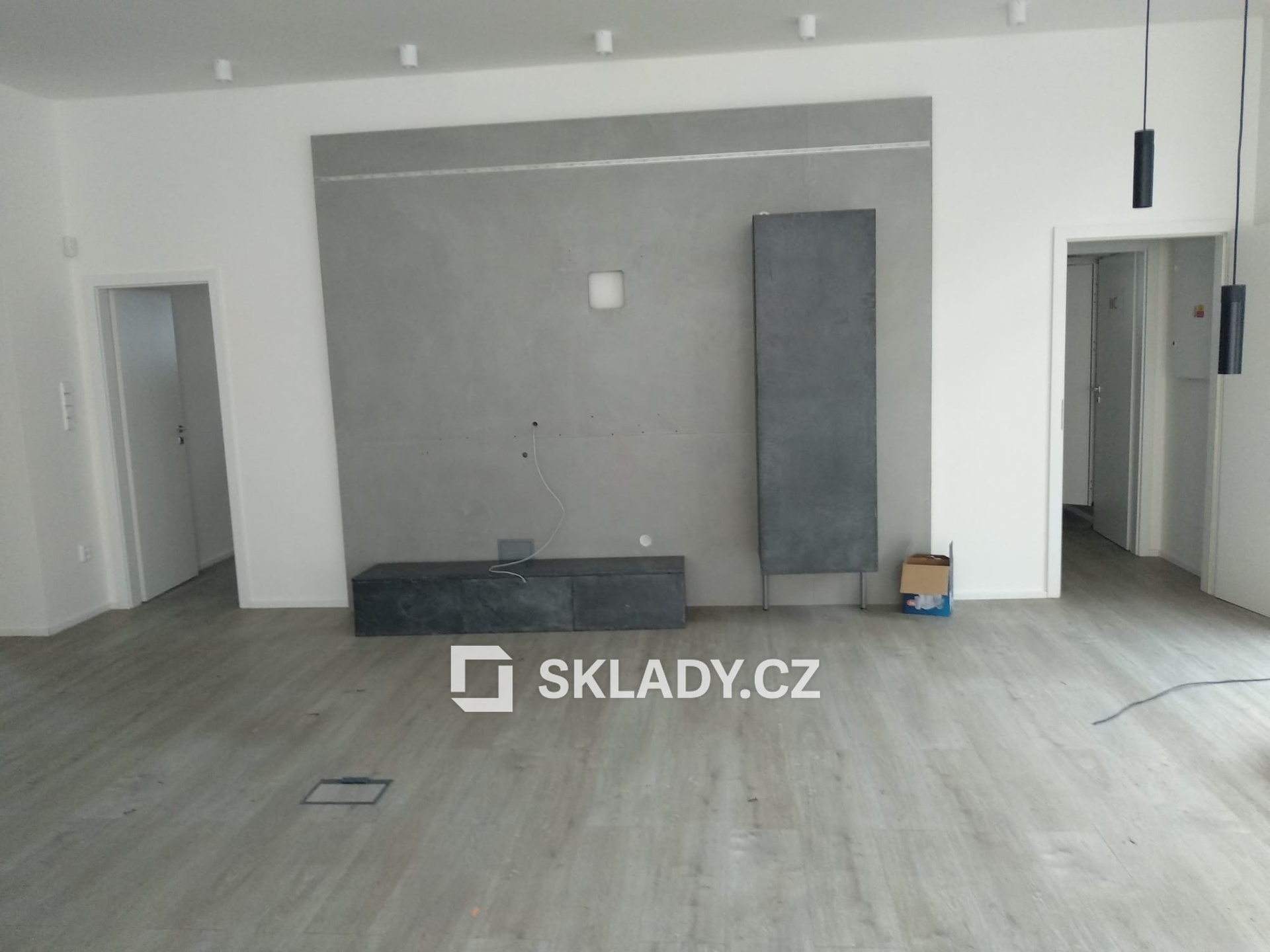 Showroom 150 m 2  (1)