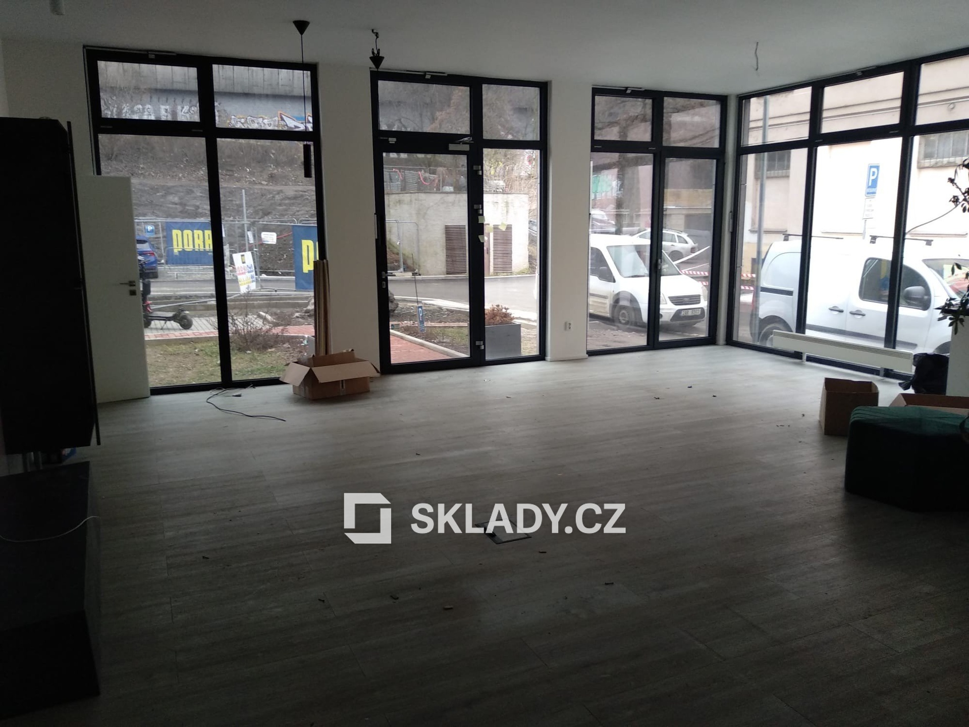 Showroom 150 m 2  (7)