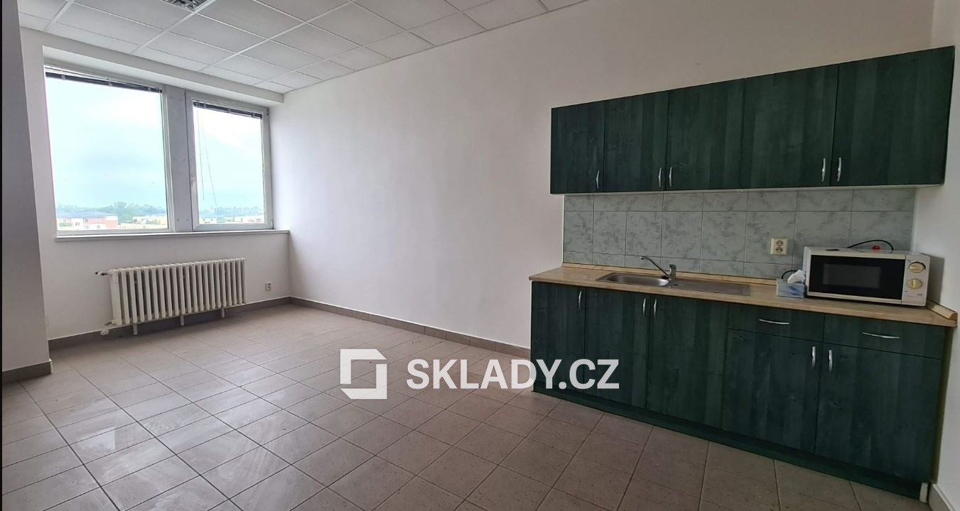 sklad 800 m2,,