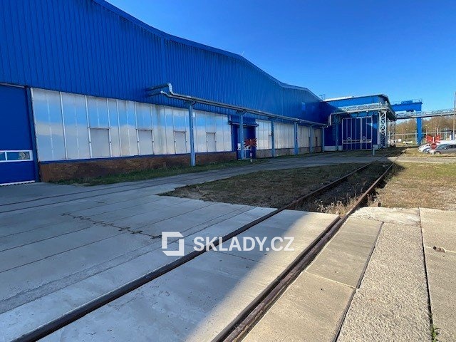hala 600 m2.