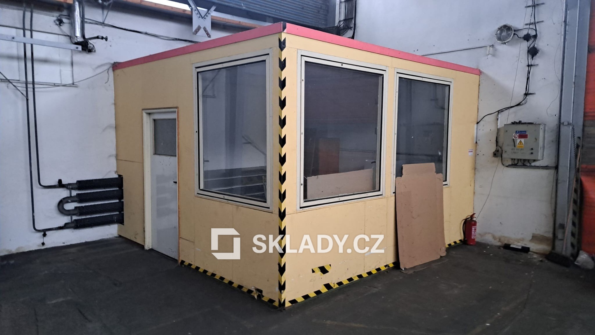 Hala 400 m2 + 20 m2 kancelář (9)