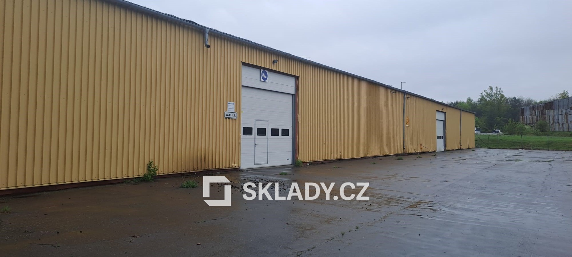 hala 1200 m2.