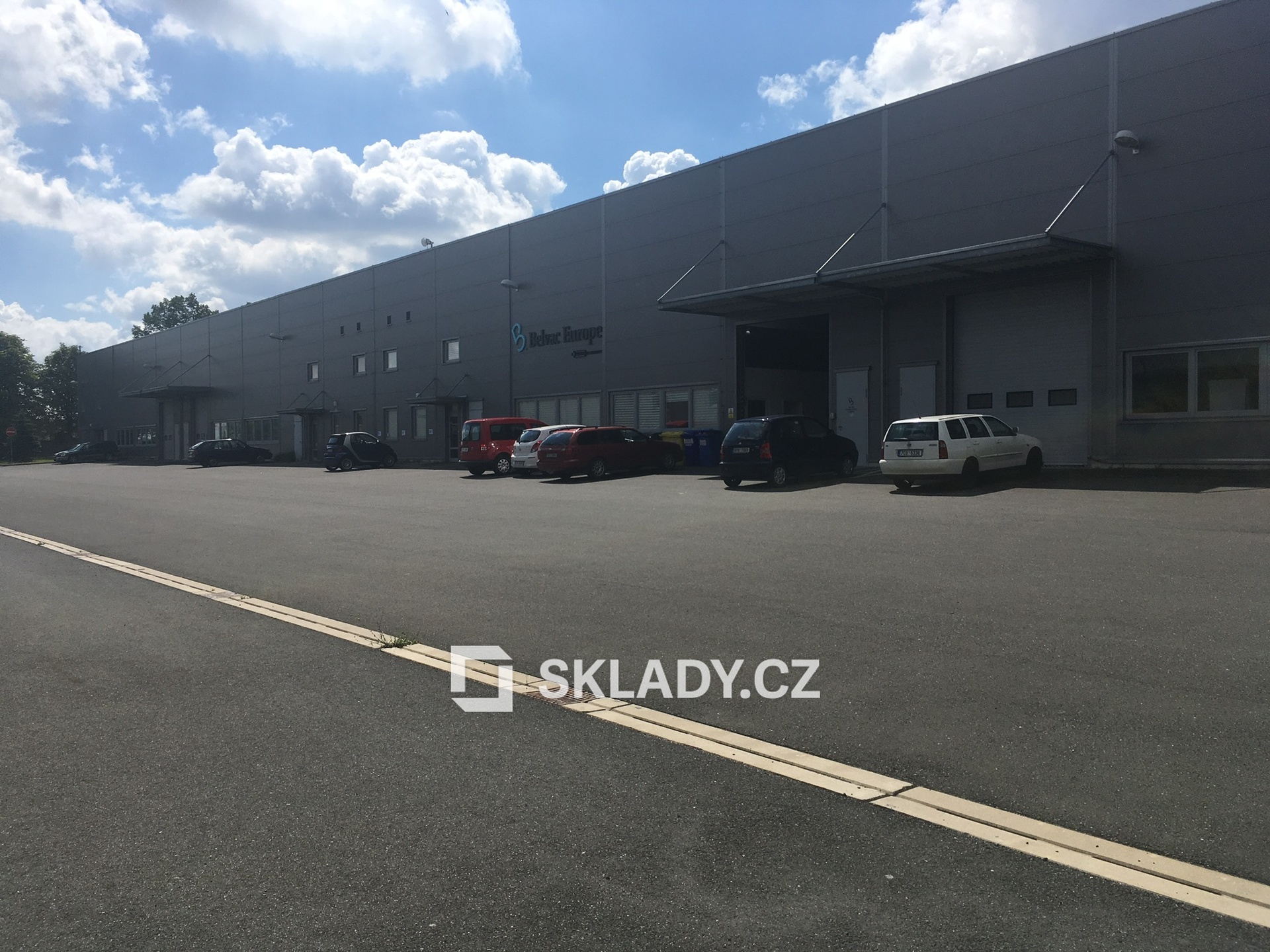 Parkování, manipulační plocha