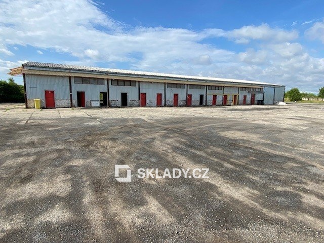 Hala 1.000 m2  - Dubeč. (1)