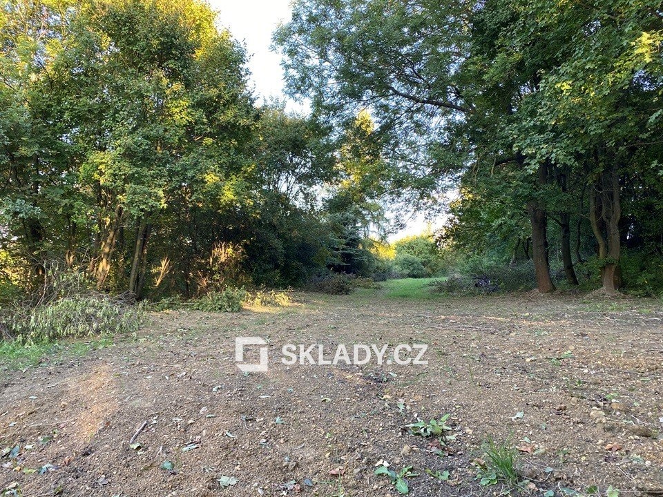 stavební pozemek o 1140 