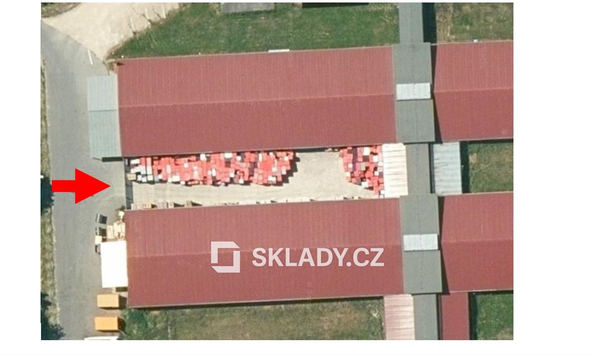 382 m2 venkovní plocha.