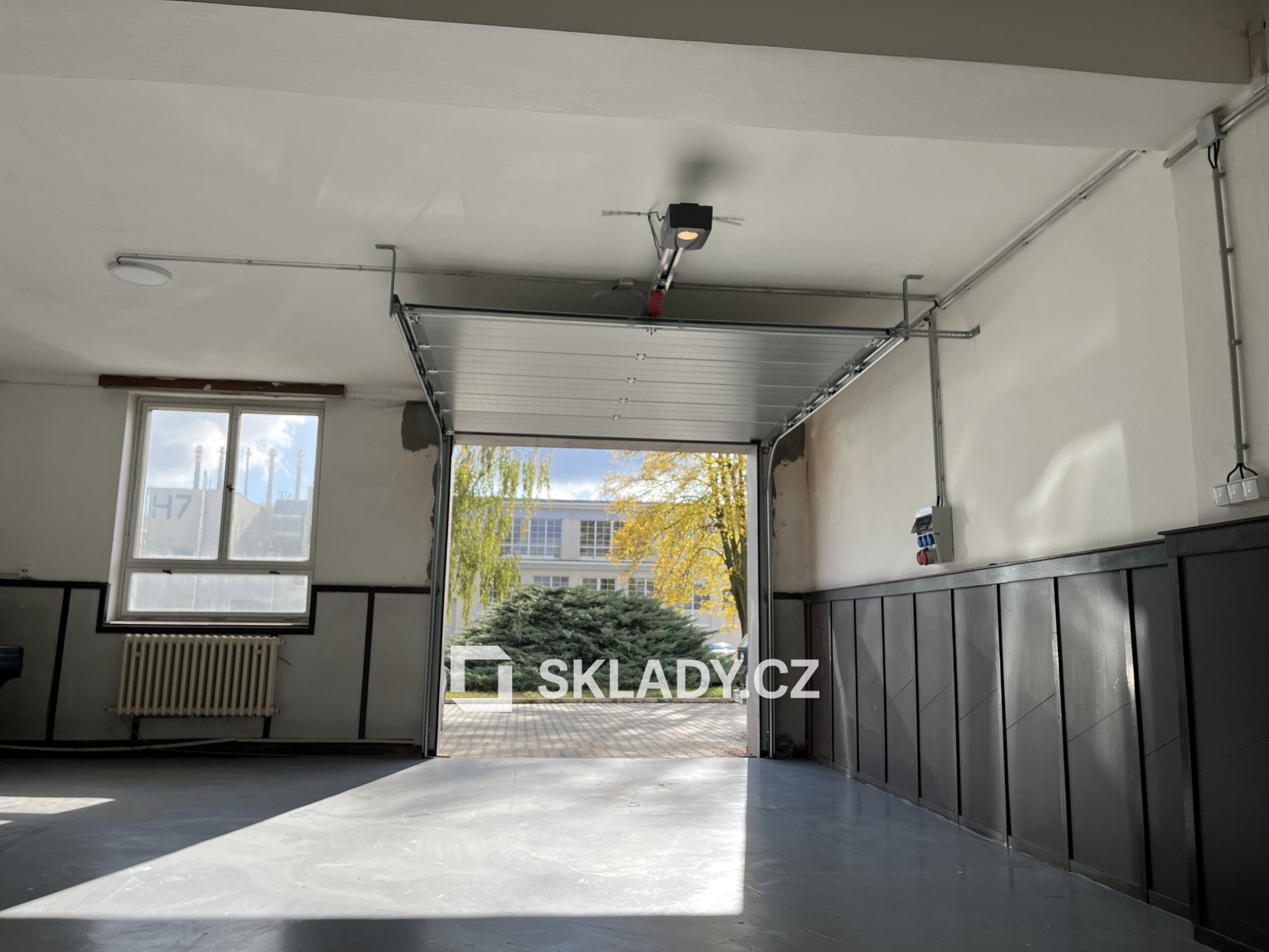 sklad 76 m2 + 10m2 zázemí (18)