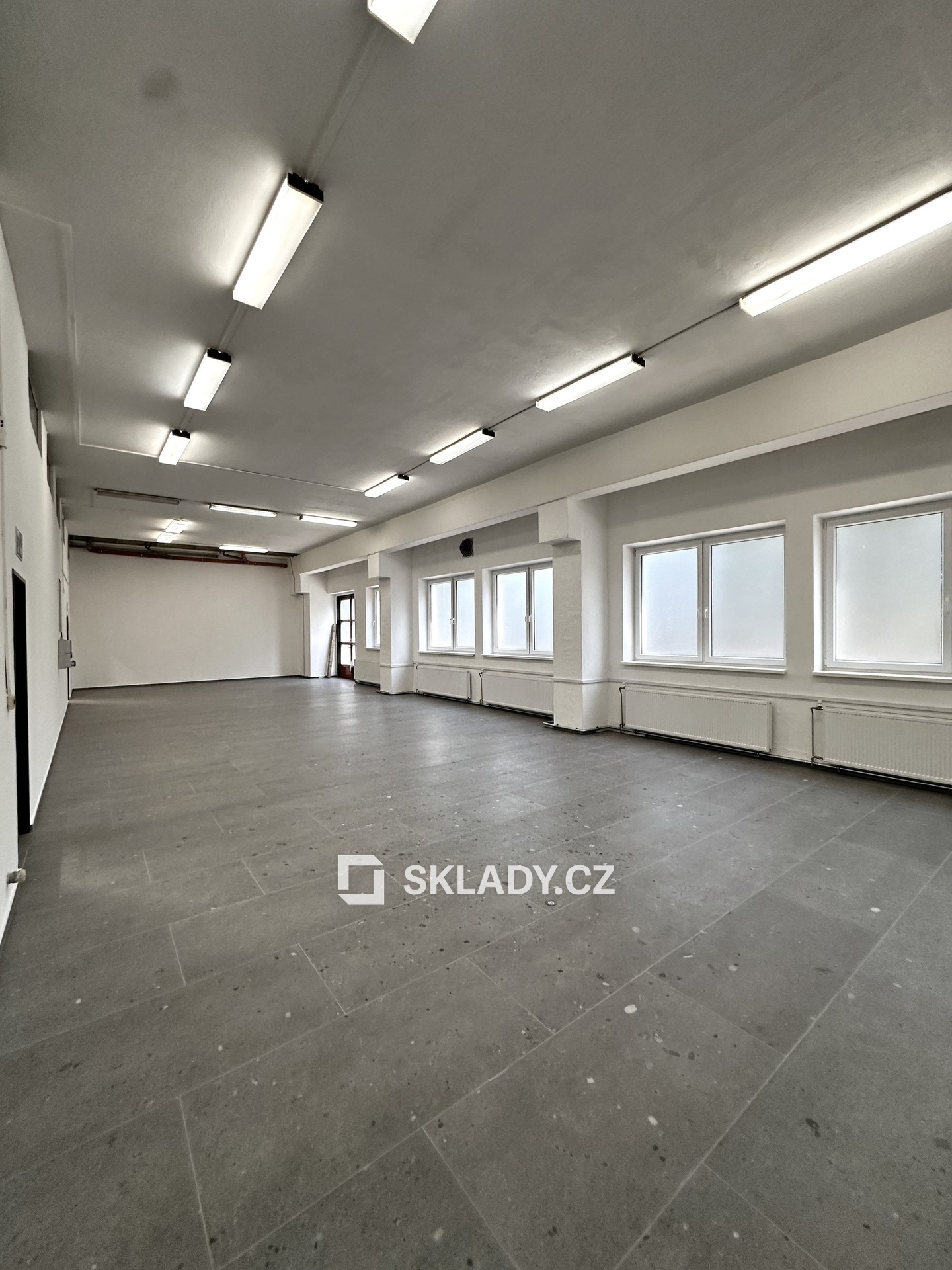 Kancelářské a skladovací prostory 618 m2 (8)